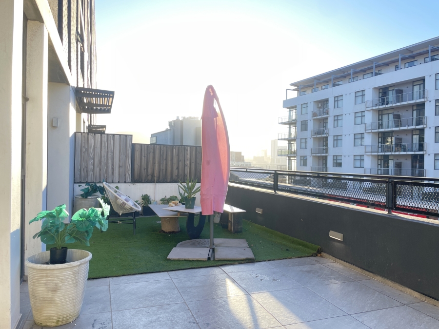 2 Bedroom Property for Sale in Woodstock Western Cape